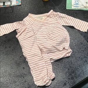 Pink Striped baby girl 3 piece set- top, bottom, hat 0-3m